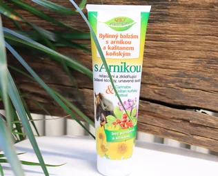 Konský bylinný balzam Cannabis & Arnika – úľava pre svaly, kĺby a unavené nohy